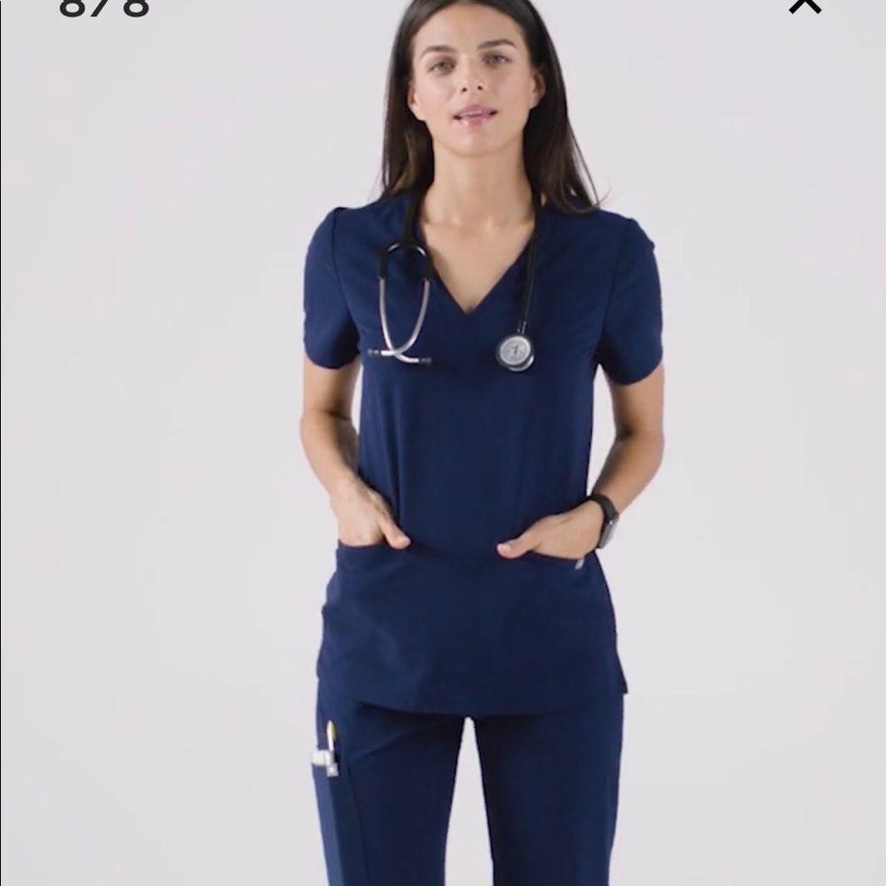 FIGS XXS navy Casma scrub top